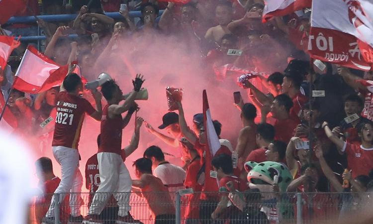 co-tinh-dot-phao-sang-cdv-hai-phong-khien-1-be-5-tuoi-bi-bong-nang-doi-dien-an-phat-tu-vff