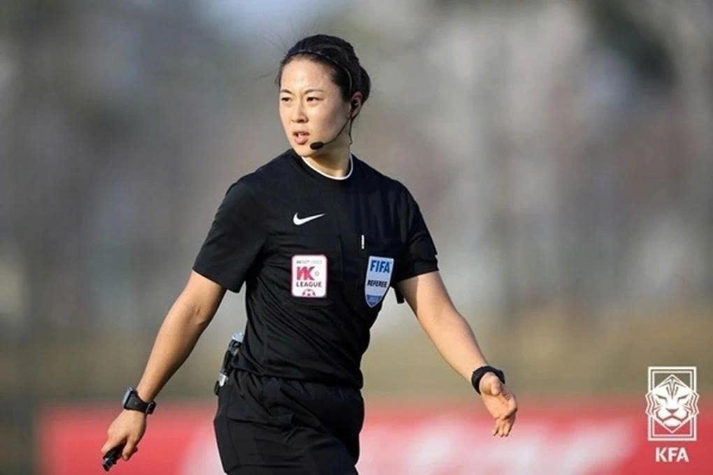 Nữ trọng tài người Hàn Quốc Kim Yu Jeong sẽ điều khiển trận ra quân của ĐT nữ Việt Nam tại Asian Cup 2026.